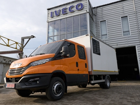 Універсальна майстерня на колісах